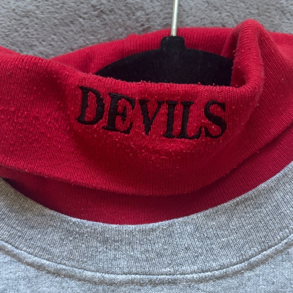 Vintage New Jersey devils sweatshirt. - Picture 4 of 4